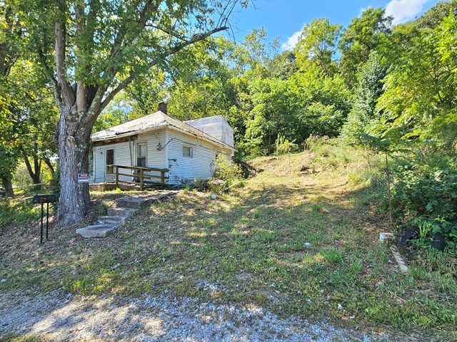 31 Locust Street, Glouster, OH 45732