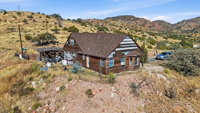 202 Fast Gun Lane, Fort Davis, TX 79734