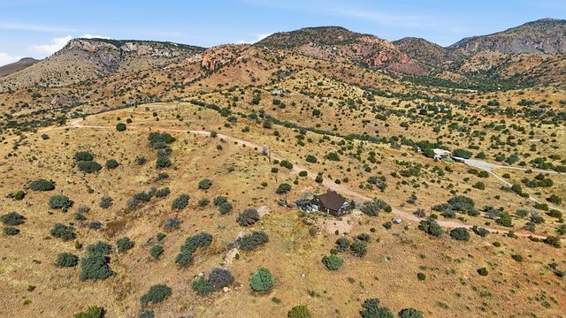 202 Fast Gun Lane, Fort Davis, TX 79734
