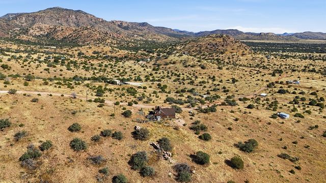 202 Fast Gun Lane, Fort Davis, TX 79734