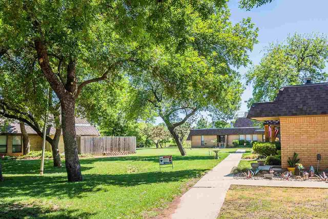 246 NW 74th St, Lawton, OK 73505