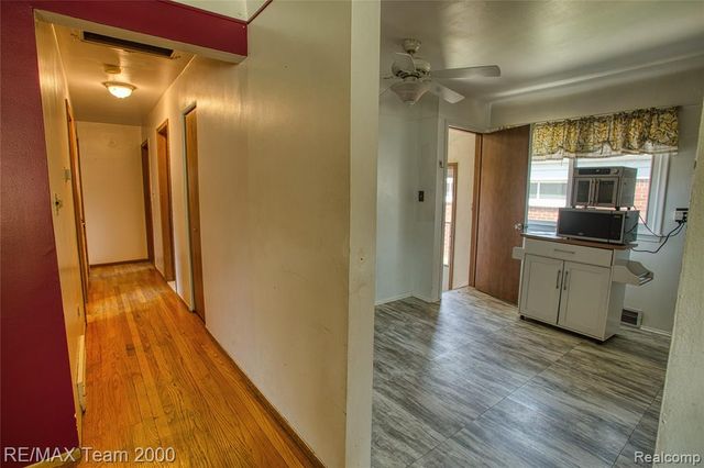 7475 Fenton Street, Dearborn Heights, MI 48127