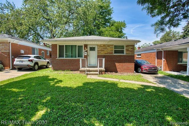 7475 Fenton Street, Dearborn Heights, MI 48127