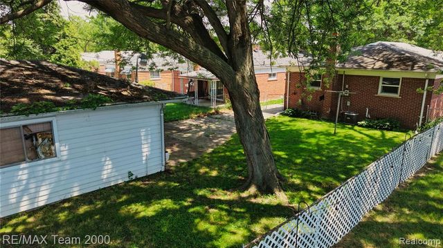 7475 Fenton Street, Dearborn Heights, MI 48127