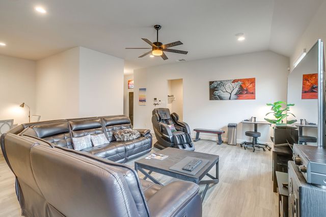 912 Bailey Lane, Mansfield, TX 76063