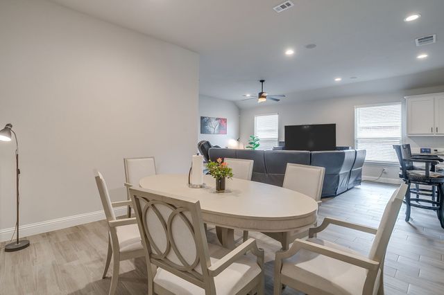 912 Bailey Lane, Mansfield, TX 76063