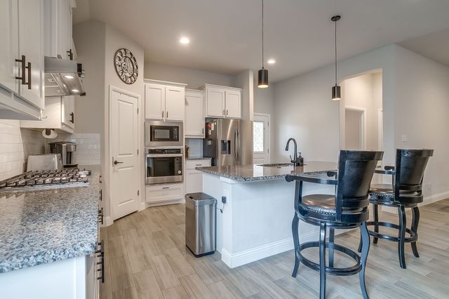 912 Bailey Lane, Mansfield, TX 76063