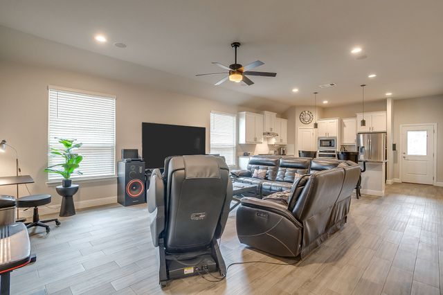 912 Bailey Lane, Mansfield, TX 76063