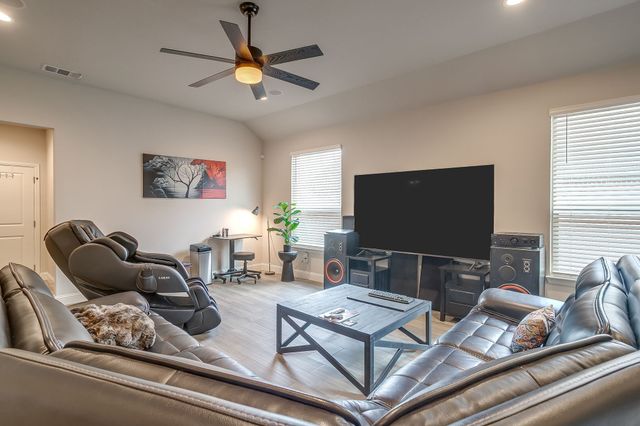 912 Bailey Lane, Mansfield, TX 76063