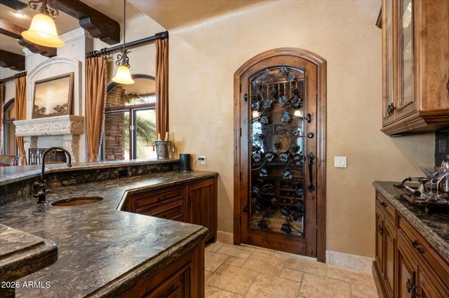 7008 N 68TH Place, Paradise Valley, AZ 85253