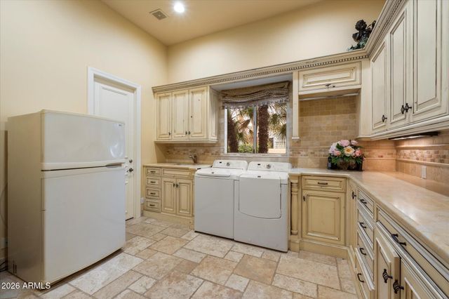 7008 N 68TH Place, Paradise Valley, AZ 85253