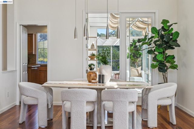 28862 Bay Heights Rd, Hayward, CA 94542