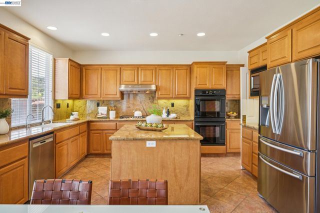 28862 Bay Heights Rd, Hayward, CA 94542