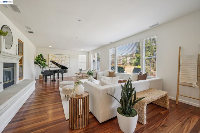 28862 Bay Heights Rd, Hayward, CA 94542