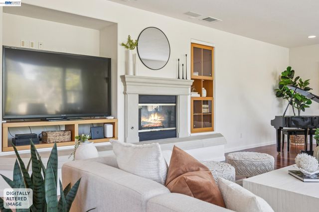 28862 Bay Heights Rd, Hayward, CA 94542