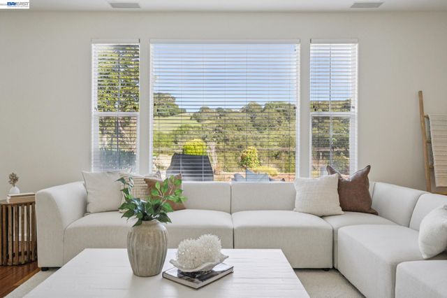 28862 Bay Heights Rd, Hayward, CA 94542