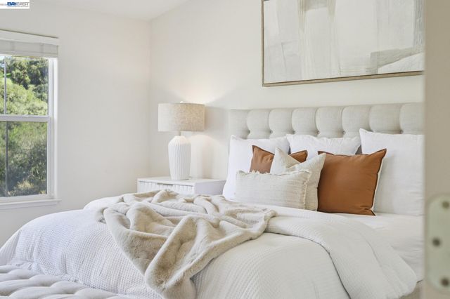 28862 Bay Heights Rd, Hayward, CA 94542