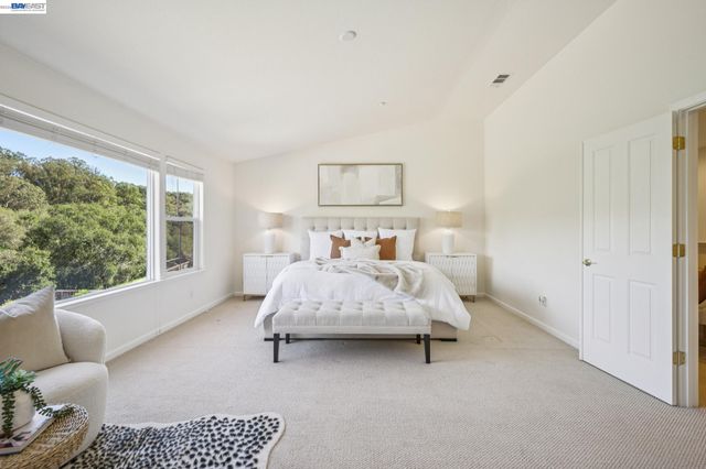 28862 Bay Heights Rd, Hayward, CA 94542