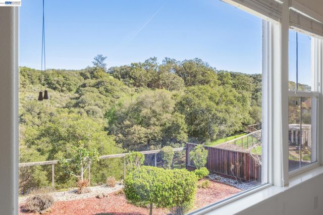 28862 Bay Heights Rd, Hayward, CA 94542