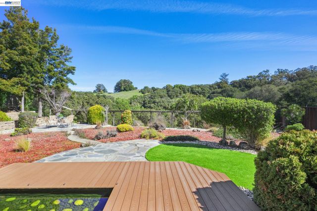 28862 Bay Heights Rd, Hayward, CA 94542