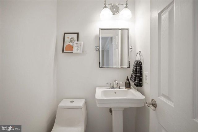 1717 REDGATE FARMS CT, Rockville, MD 20850