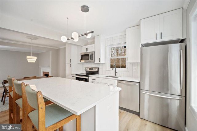 1717 REDGATE FARMS CT, Rockville, MD 20850