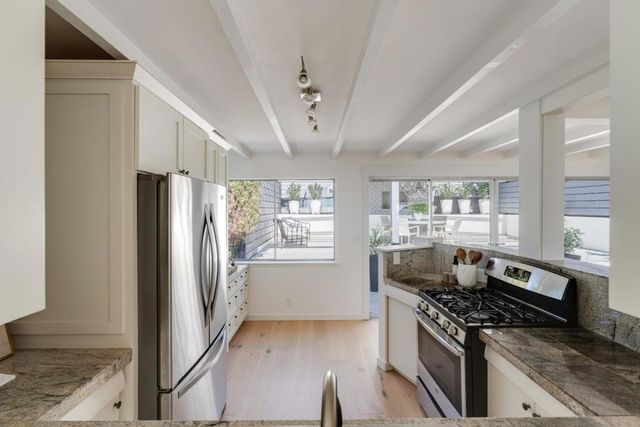 221 Highland Drive, Aptos, CA 95003