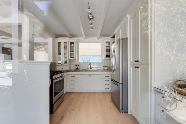221 Highland Drive, Aptos, CA 95003