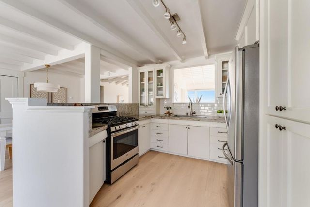 221 Highland Drive, Aptos, CA 95003