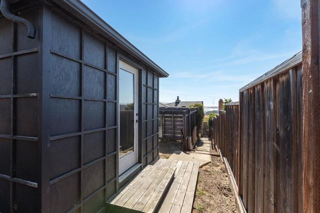 221 Highland Drive, Aptos, CA 95003