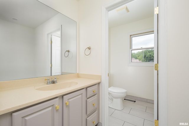 1600 E 5TH Street, Coal Valley, IL 61240