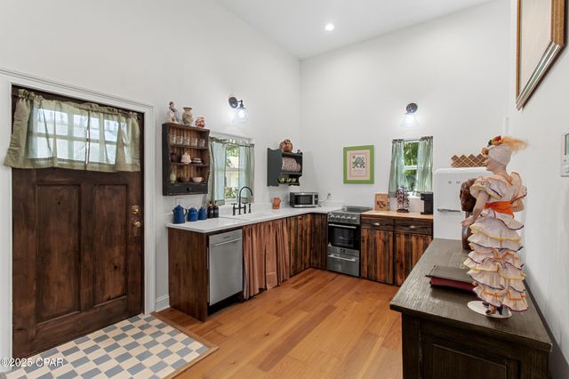 710 Moore Circle, Panama City, FL 32401