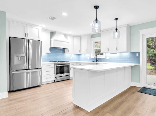 425 Stahlman Avenue, Destin, FL 32541