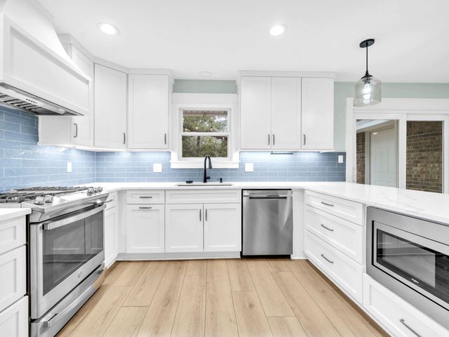 425 Stahlman Avenue, Destin, FL 32541