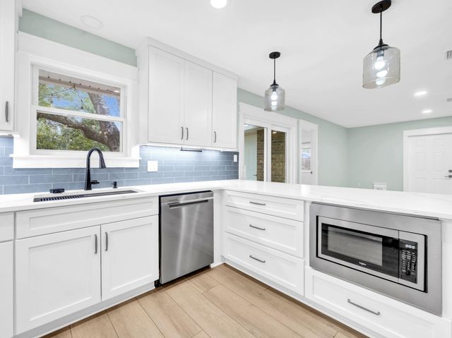 425 Stahlman Avenue, Destin, FL 32541