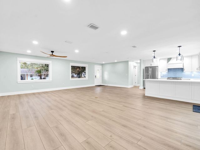 425 Stahlman Avenue, Destin, FL 32541