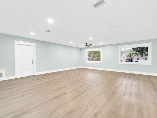 425 Stahlman Avenue, Destin, FL 32541