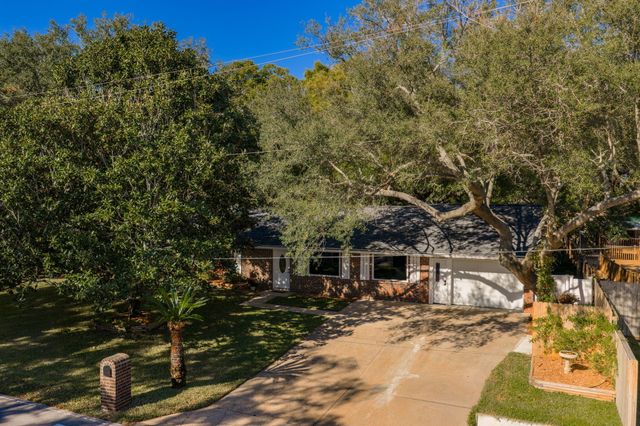 425 Stahlman Avenue, Destin, FL 32541