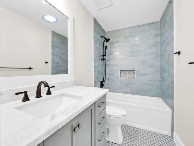 425 Stahlman Avenue, Destin, FL 32541