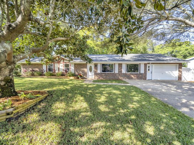 425 Stahlman Avenue, Destin, FL 32541