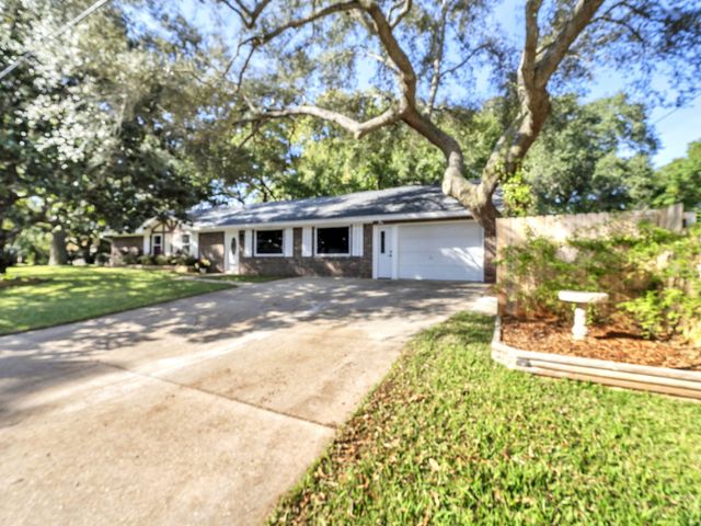 425 Stahlman Avenue, Destin, FL 32541