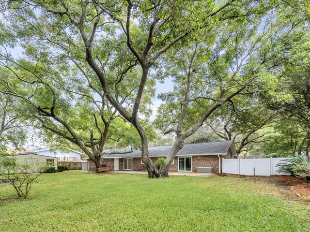 425 Stahlman Avenue, Destin, FL 32541