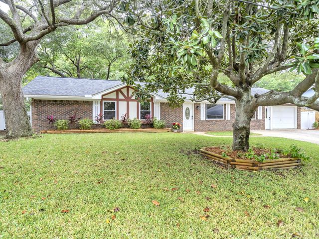 425 Stahlman Avenue, Destin, FL 32541