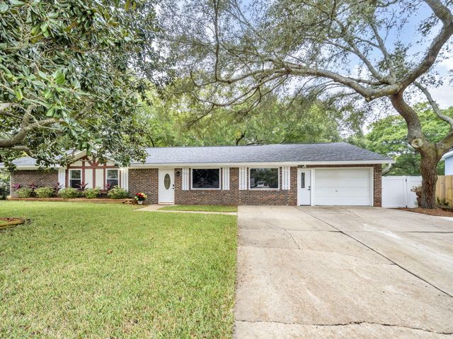 425 Stahlman Avenue, Destin, FL 32541