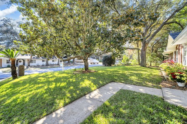 425 Stahlman Avenue, Destin, FL 32541