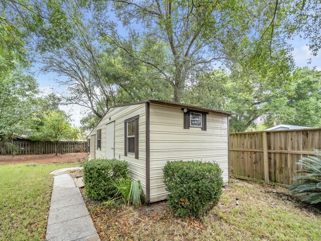 425 Stahlman Avenue, Destin, FL 32541