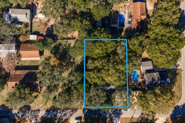 425 Stahlman Avenue, Destin, FL 32541