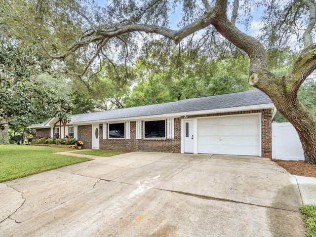 425 Stahlman Avenue, Destin, FL 32541