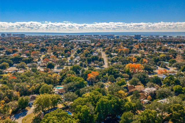 425 Stahlman Avenue, Destin, FL 32541