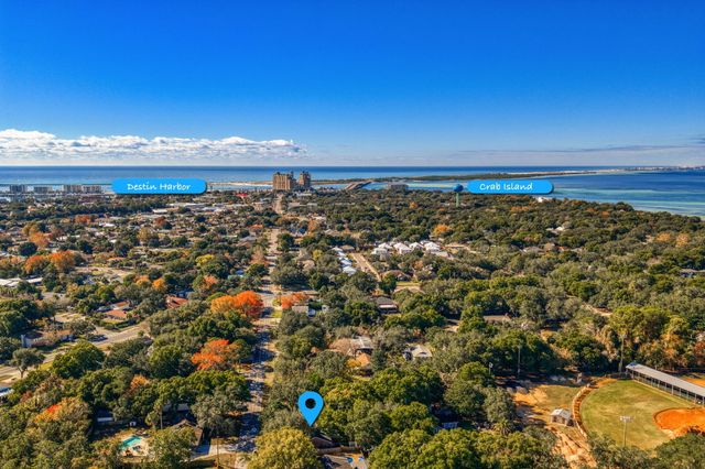 425 Stahlman Avenue, Destin, FL 32541